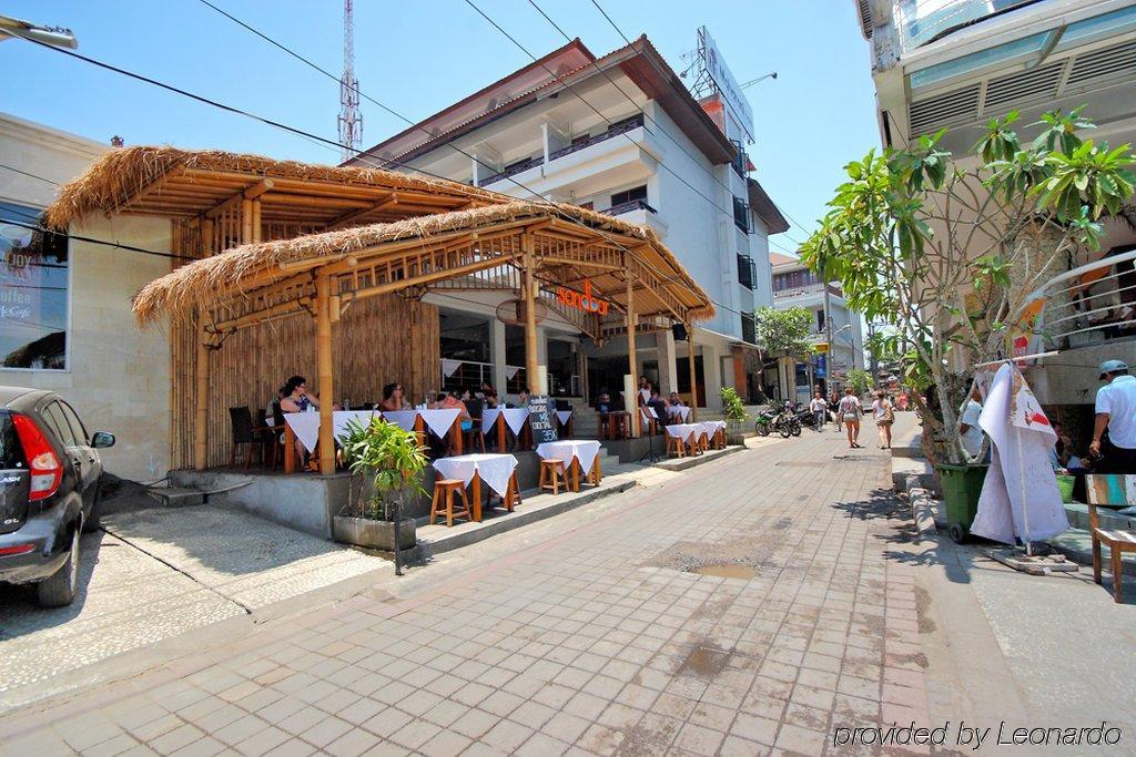 马哈拉尼海滩酒店 庫塔 外观 照片